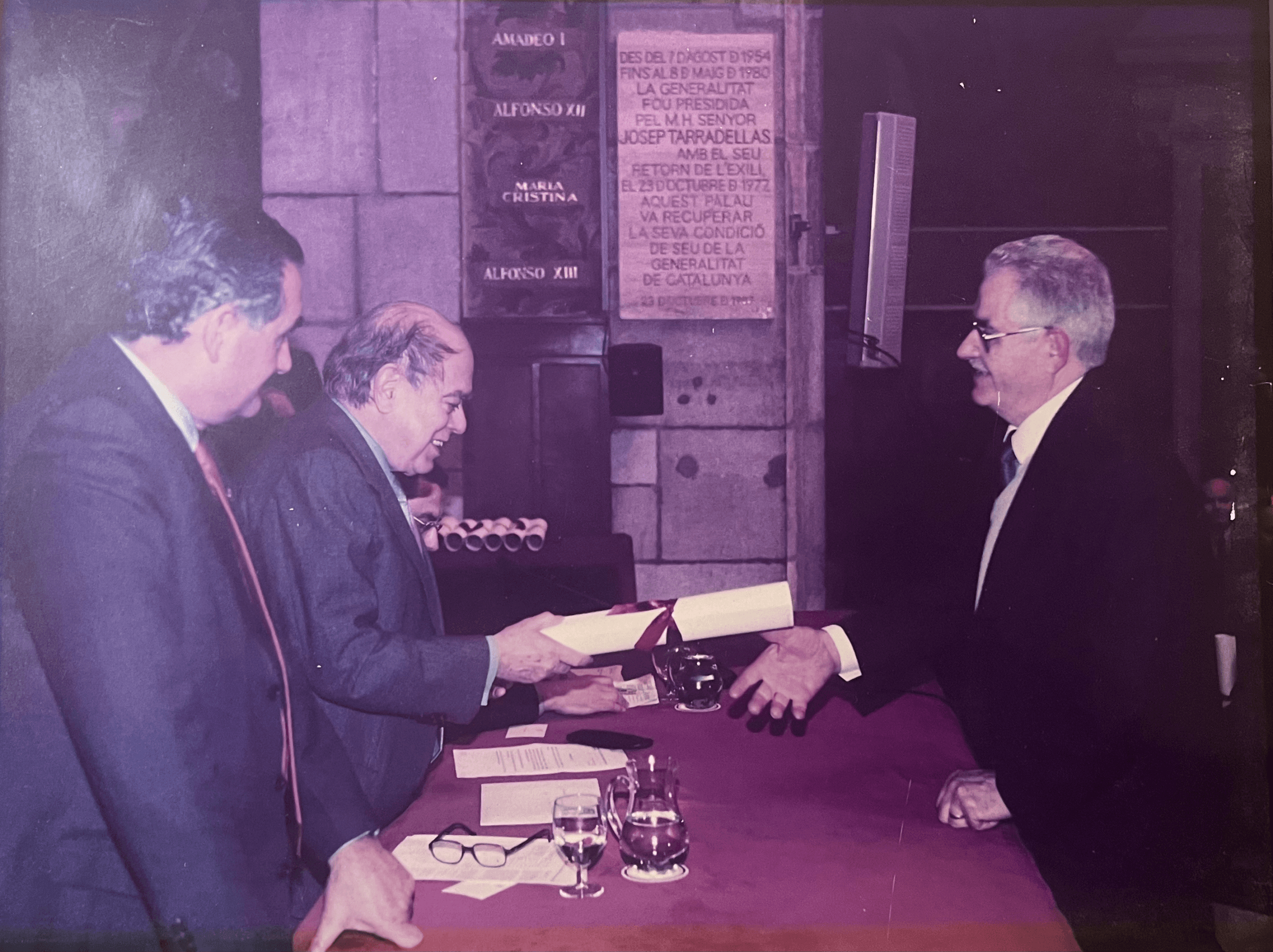 Carmen atenent al forn